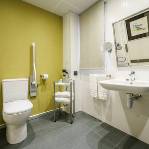 Accesible room Hotel ILUNION Bilbao