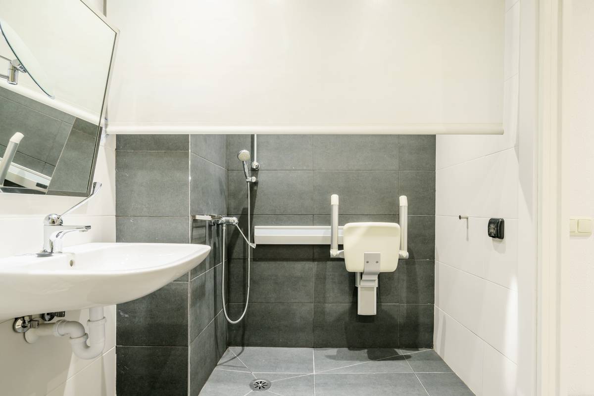 Bathroom Hotel ILUNION Bilbao